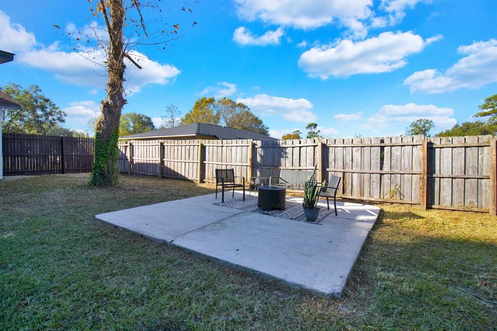 Active With Contract: $290,000 (4 beds, 2 baths, 1944 Square Feet)