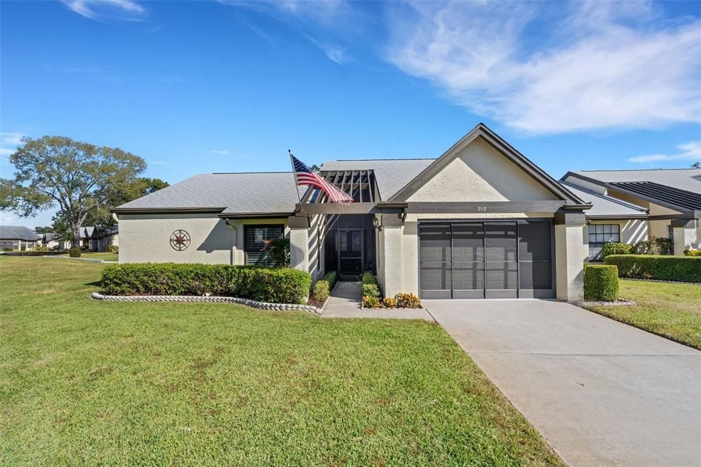 Welcome home to Sutton Place in Highland Lakes!