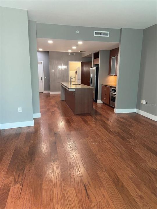 For Rent: $3,200 (2 beds, 2 baths, 1134 Square Feet)