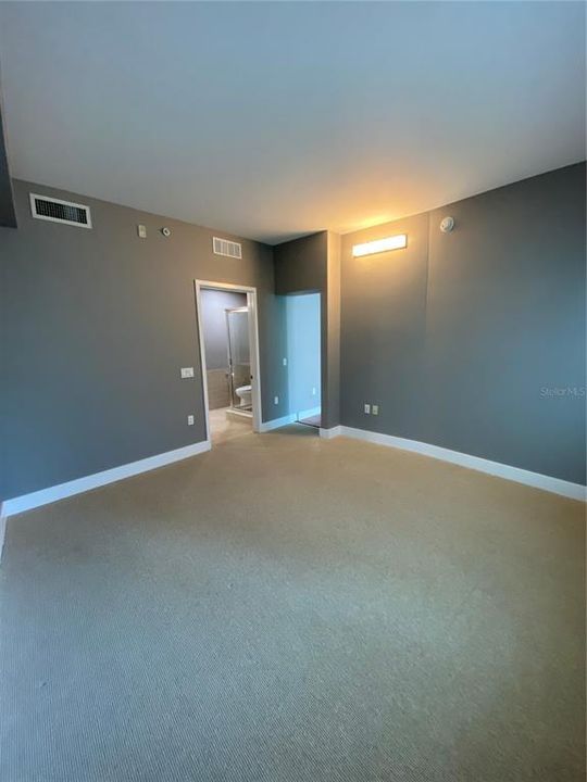 For Rent: $3,200 (2 beds, 2 baths, 1134 Square Feet)