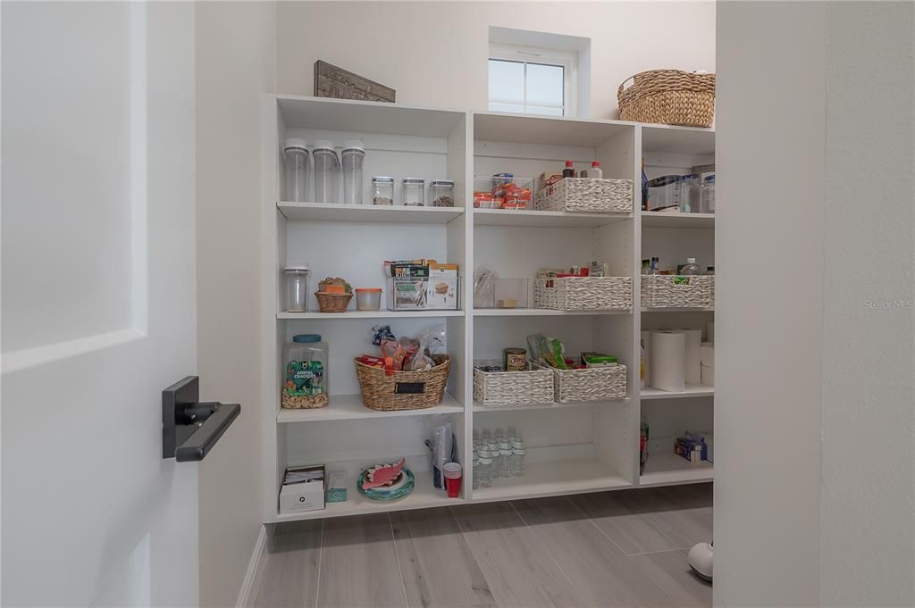 En Venta: $799,000 (3 camas, 2 baños, 2255 Pies cuadrados)