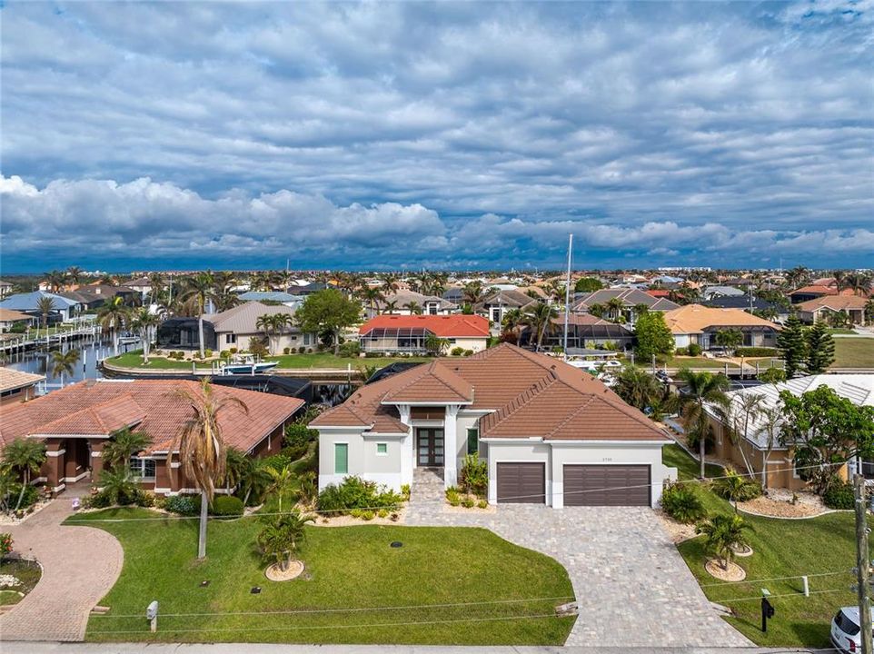 For Sale: $1,525,000 (3 beds, 3 baths, 2527 Square Feet)