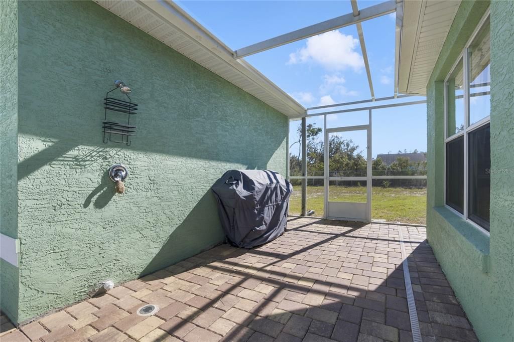 Outdoor Shower in Pool area