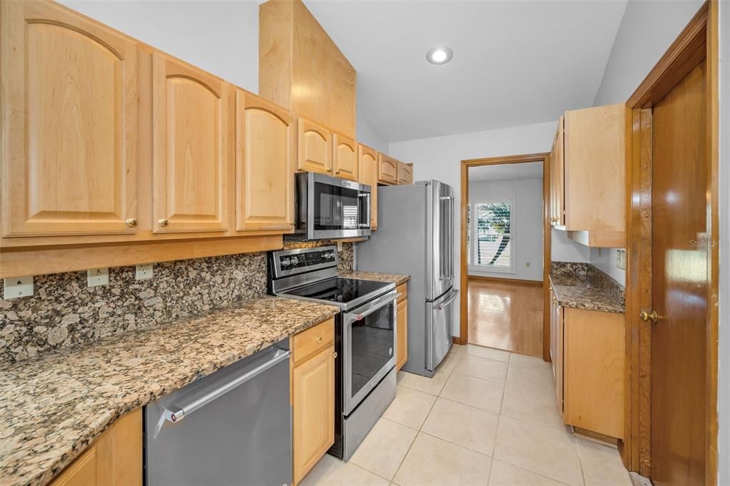 For Sale: $499,900 (3 beds, 2 baths, 2062 Square Feet)