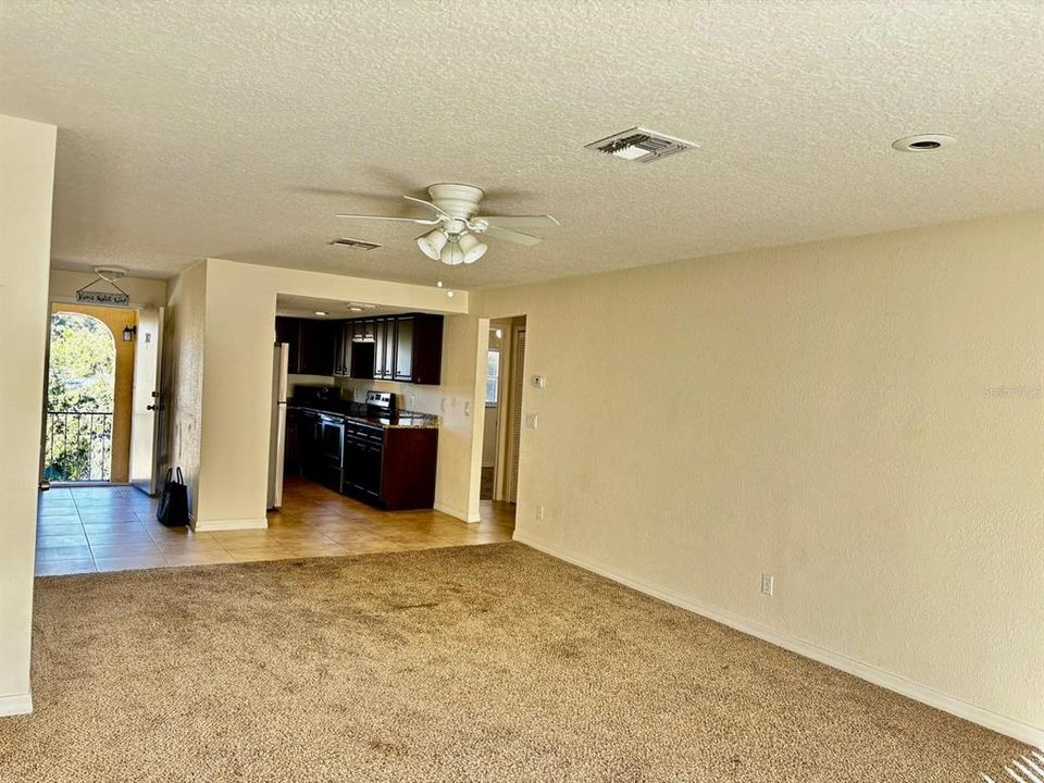 For Sale: $169,000 (2 beds, 2 baths, 1082 Square Feet)