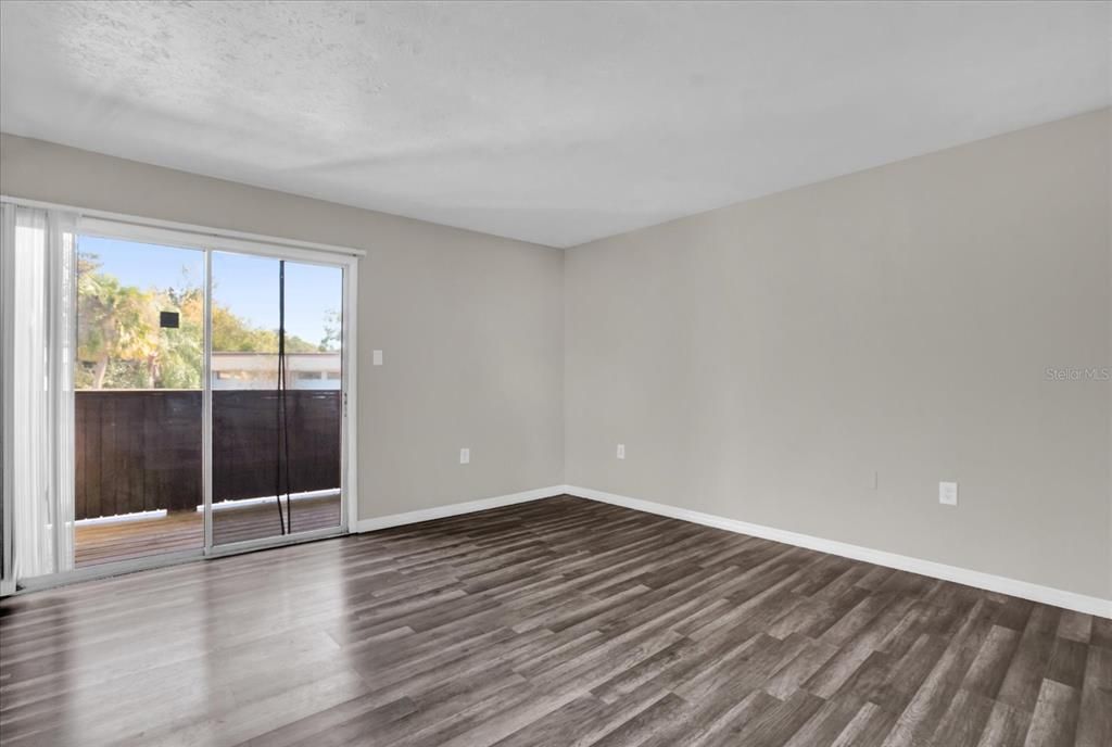 For Sale: $127,000 (2 beds, 2 baths, 1211 Square Feet)