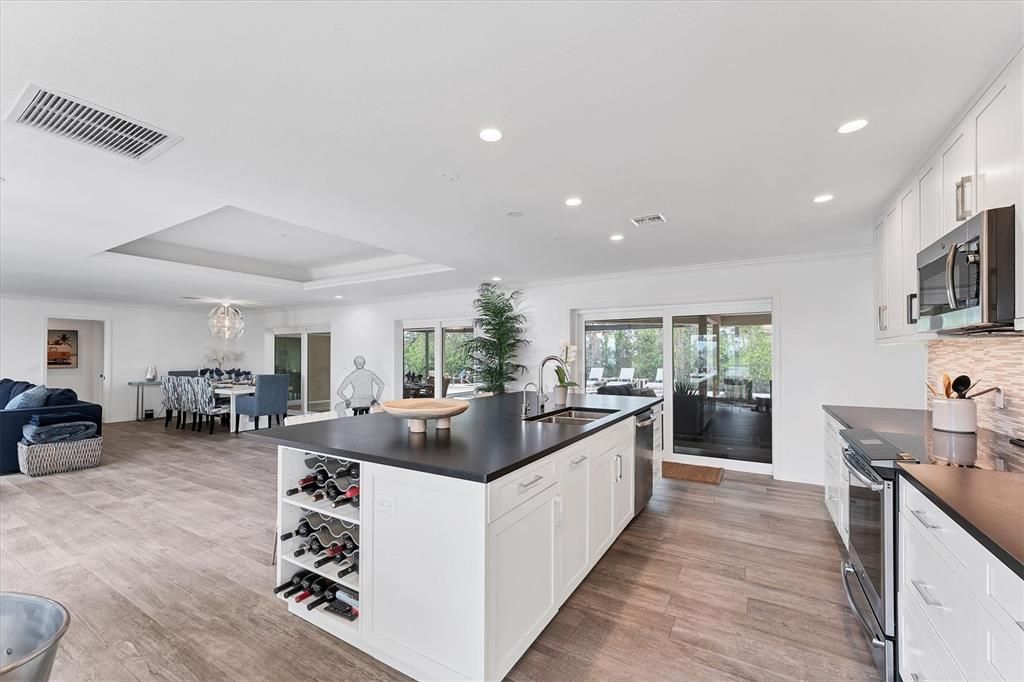 For Sale: $2,695,000 (4 beds, 4 baths, 2572 Square Feet)