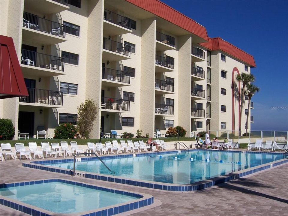 Child pool and larger pool - heated