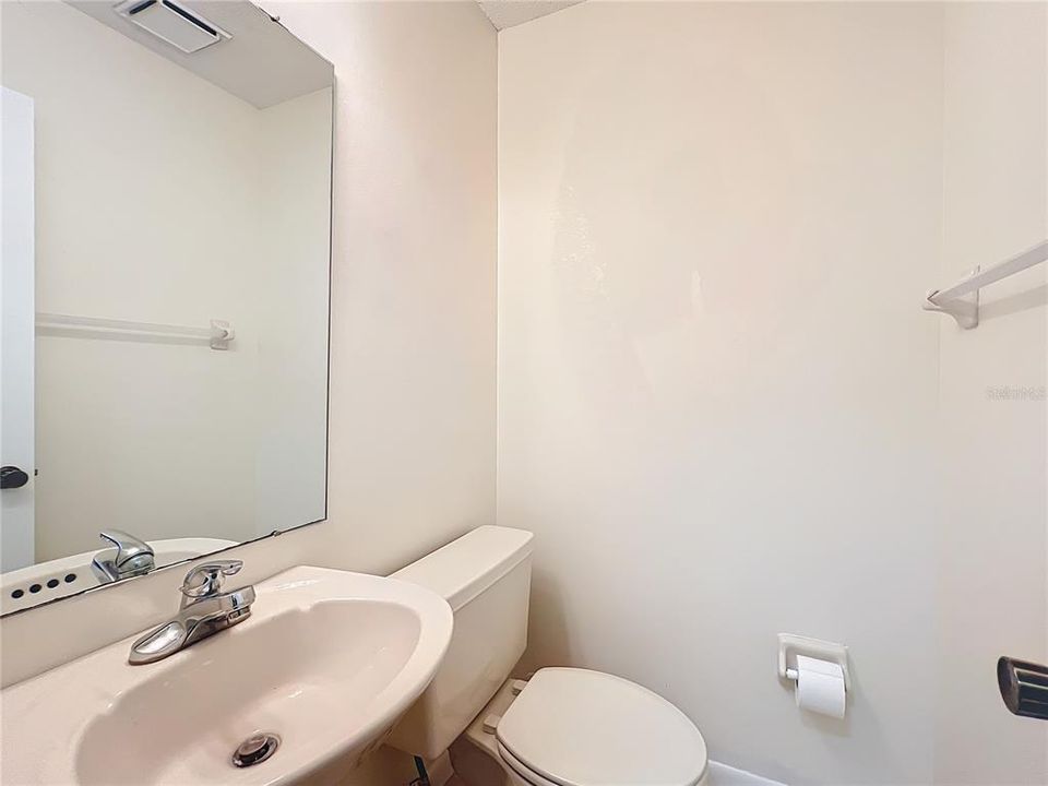 For Sale: $289,000 (3 beds, 2 baths, 1670 Square Feet)