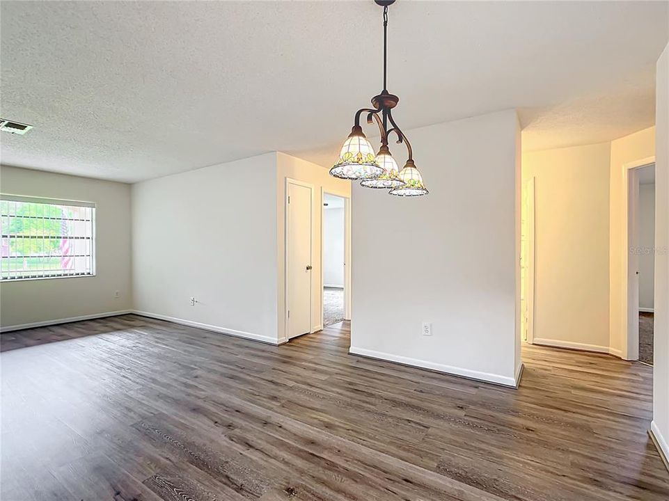 For Sale: $289,000 (3 beds, 2 baths, 1670 Square Feet)