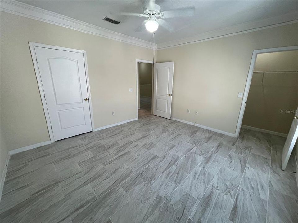 For Sale: $169,900 (1 beds, 1 baths, 951 Square Feet)