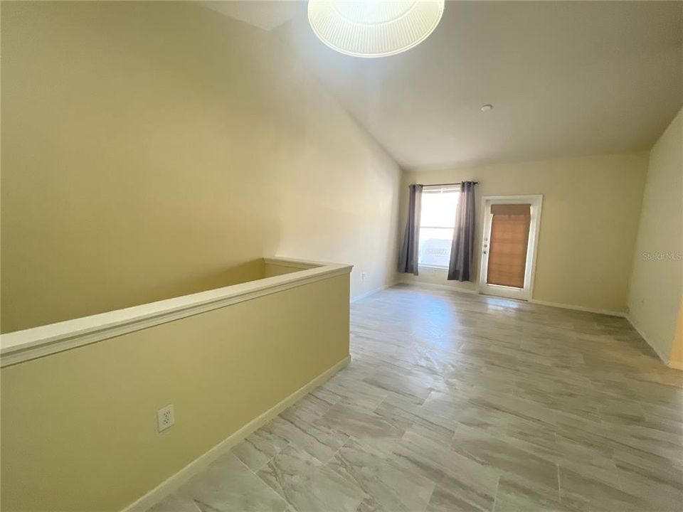 For Sale: $169,900 (1 beds, 1 baths, 951 Square Feet)