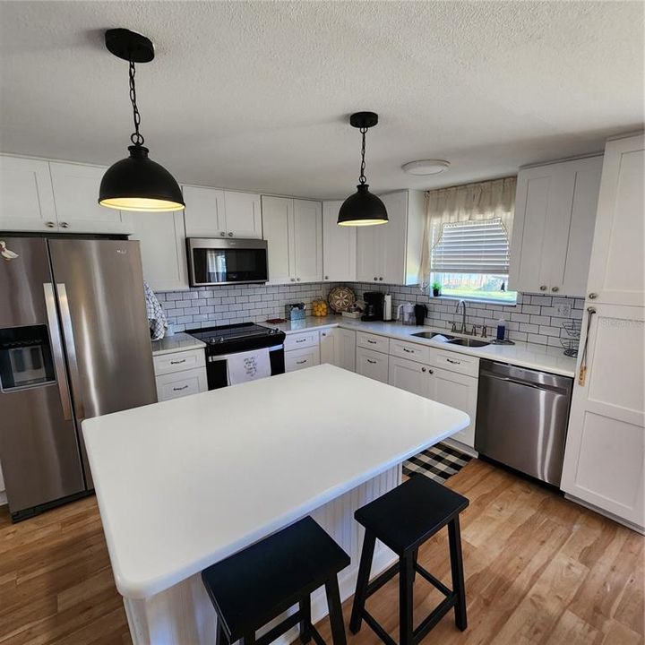 Right view of Kitchen over looking water