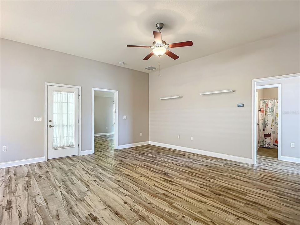 For Sale: $349,900 (3 beds, 2 baths, 1344 Square Feet)