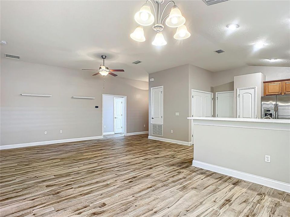 For Sale: $349,900 (3 beds, 2 baths, 1344 Square Feet)