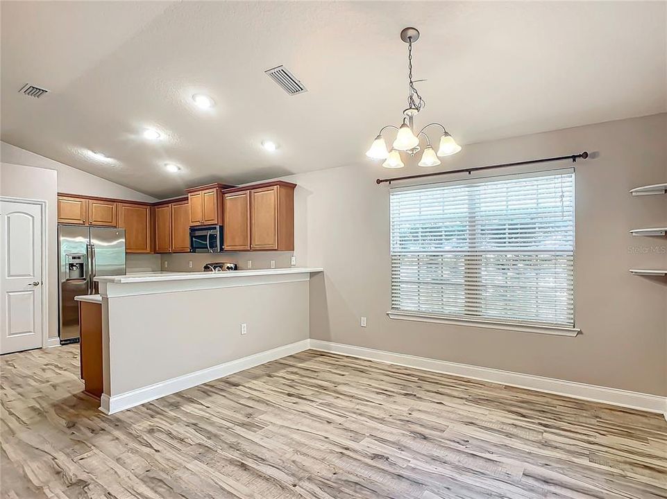 For Sale: $349,900 (3 beds, 2 baths, 1344 Square Feet)