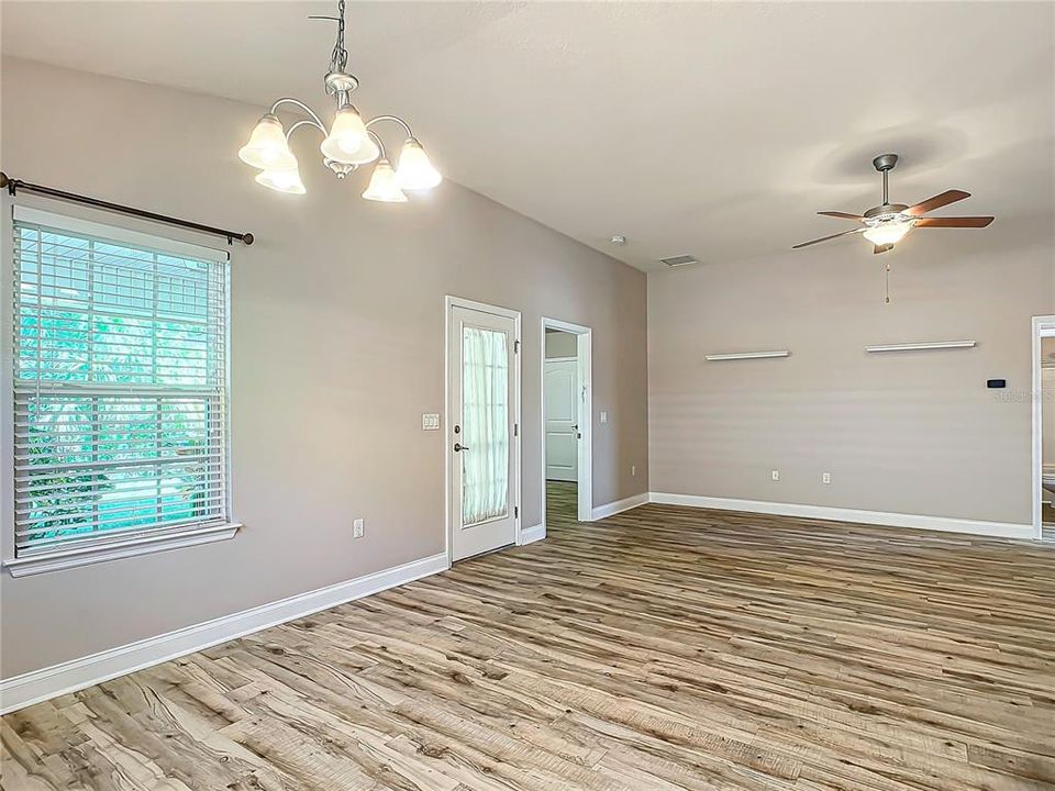 For Sale: $349,900 (3 beds, 2 baths, 1344 Square Feet)