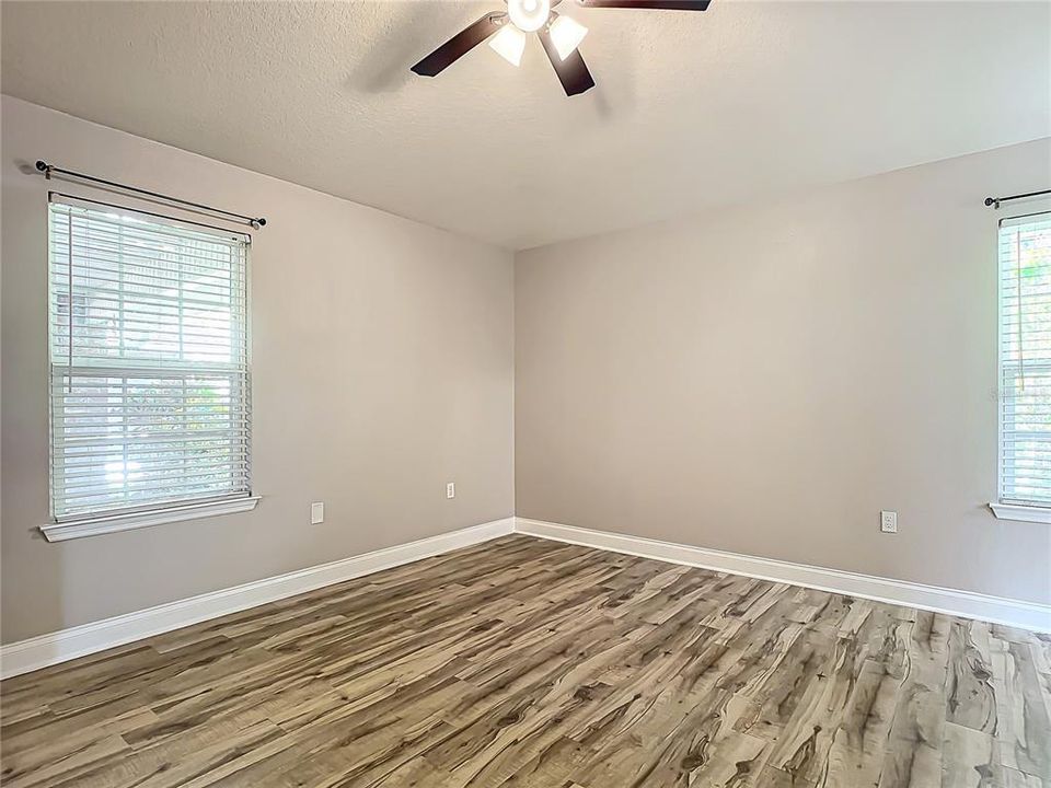 For Sale: $349,900 (3 beds, 2 baths, 1344 Square Feet)