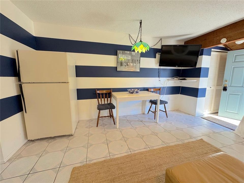 For Sale: $196,000 (1 beds, 1 baths, 428 Square Feet)