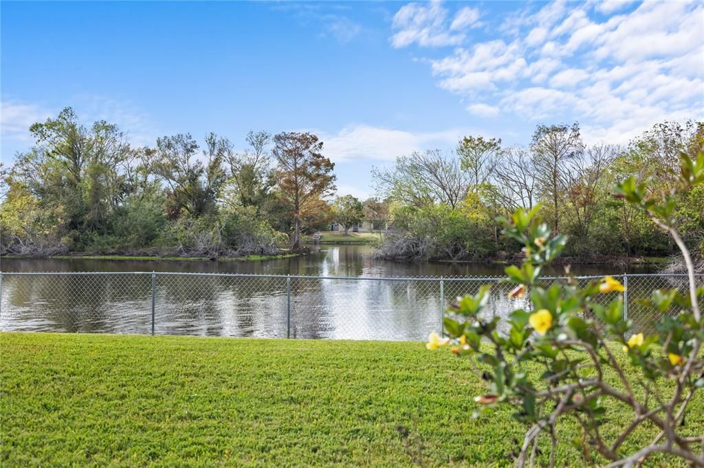 Active With Contract: $400,000 (3 beds, 2 baths, 2593 Square Feet)