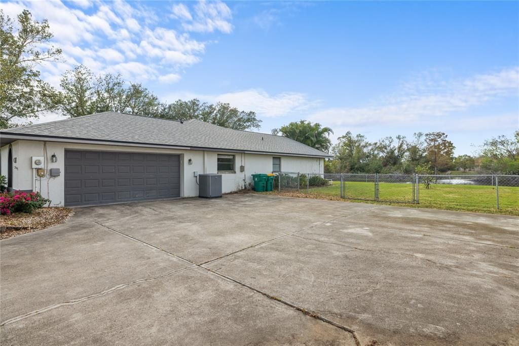 Active With Contract: $400,000 (3 beds, 2 baths, 2593 Square Feet)