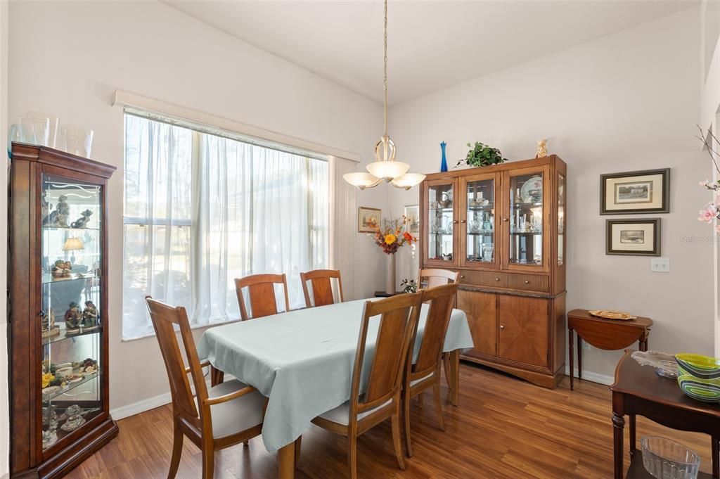 For Sale: $339,900 (3 beds, 2 baths, 1917 Square Feet)