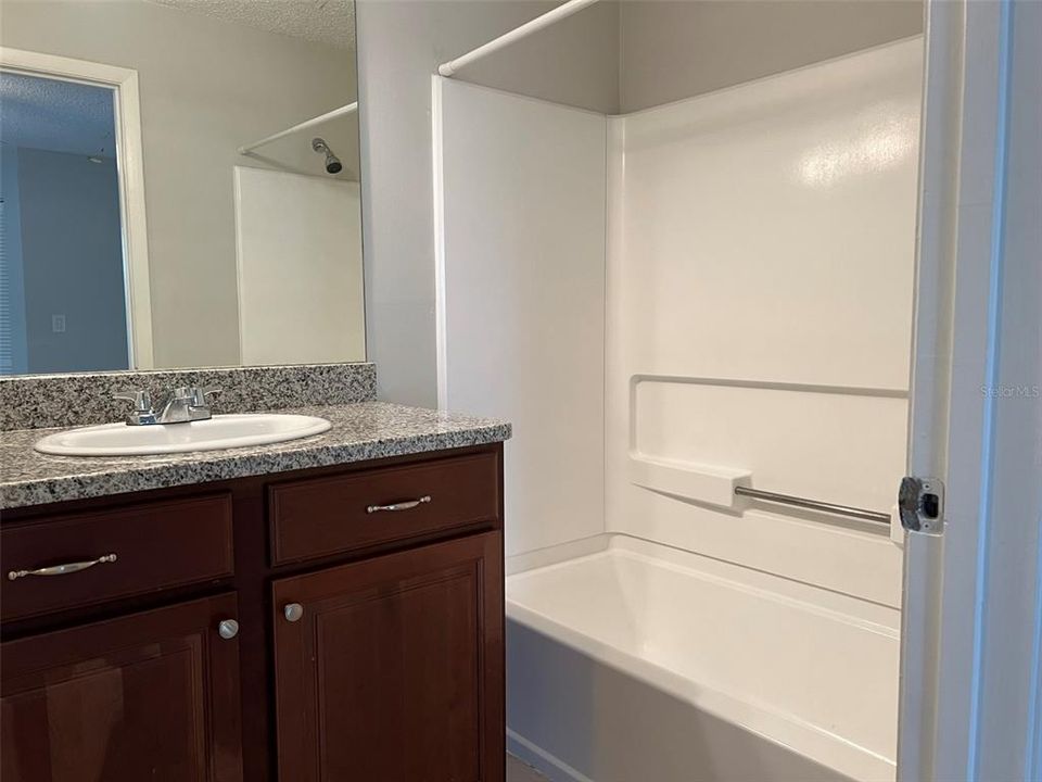 For Rent: $1,350 (1 beds, 1 baths, 648 Square Feet)