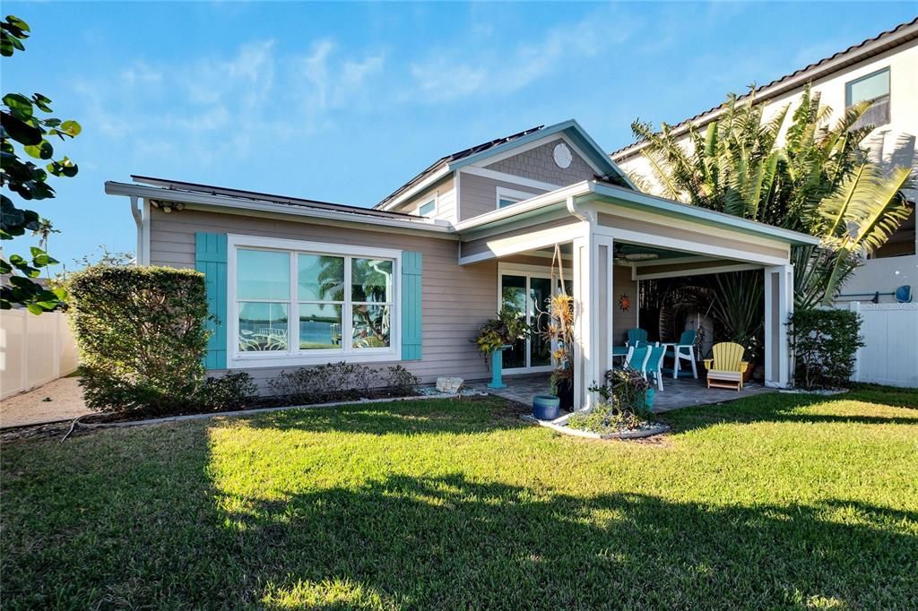 For Sale: $1,800,000 (3 beds, 2 baths, 1835 Square Feet)