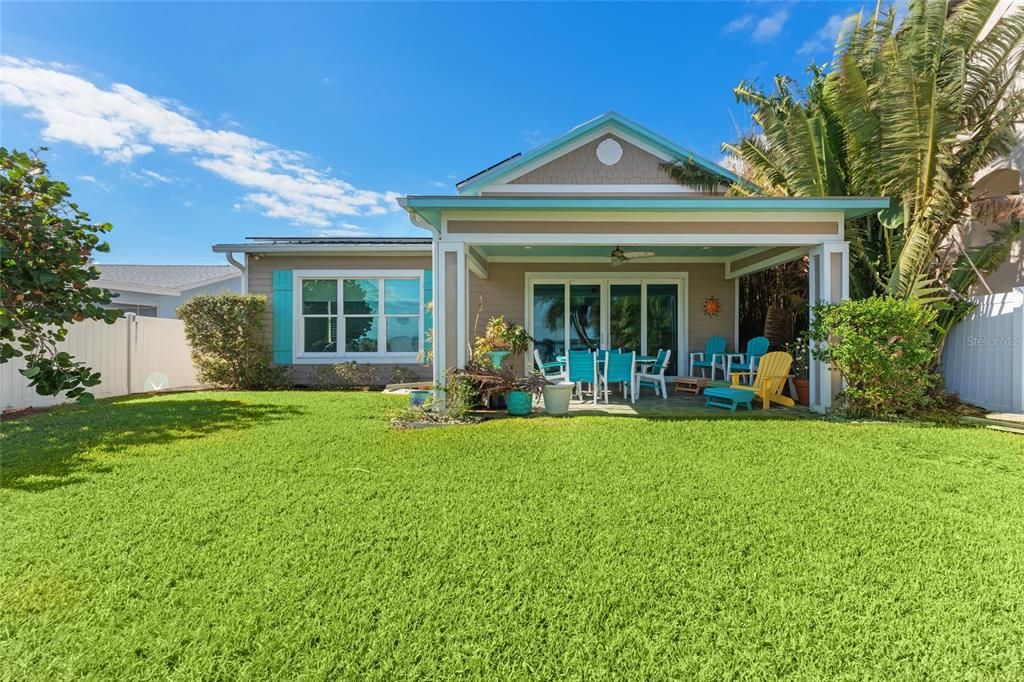 For Sale: $1,800,000 (3 beds, 2 baths, 1835 Square Feet)