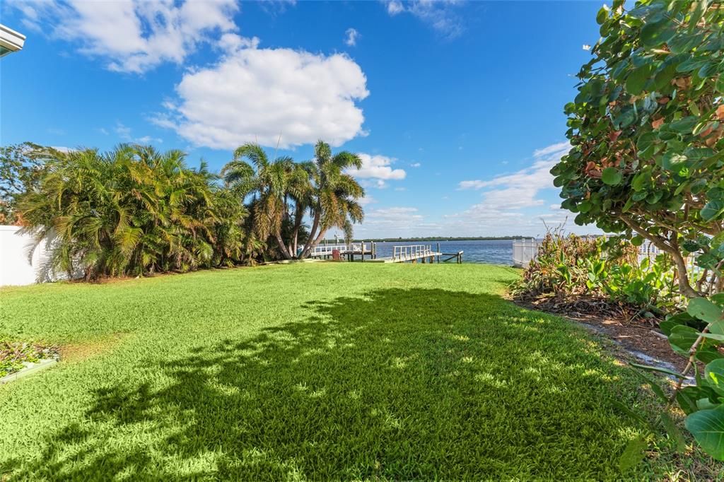 For Sale: $1,800,000 (3 beds, 2 baths, 1835 Square Feet)