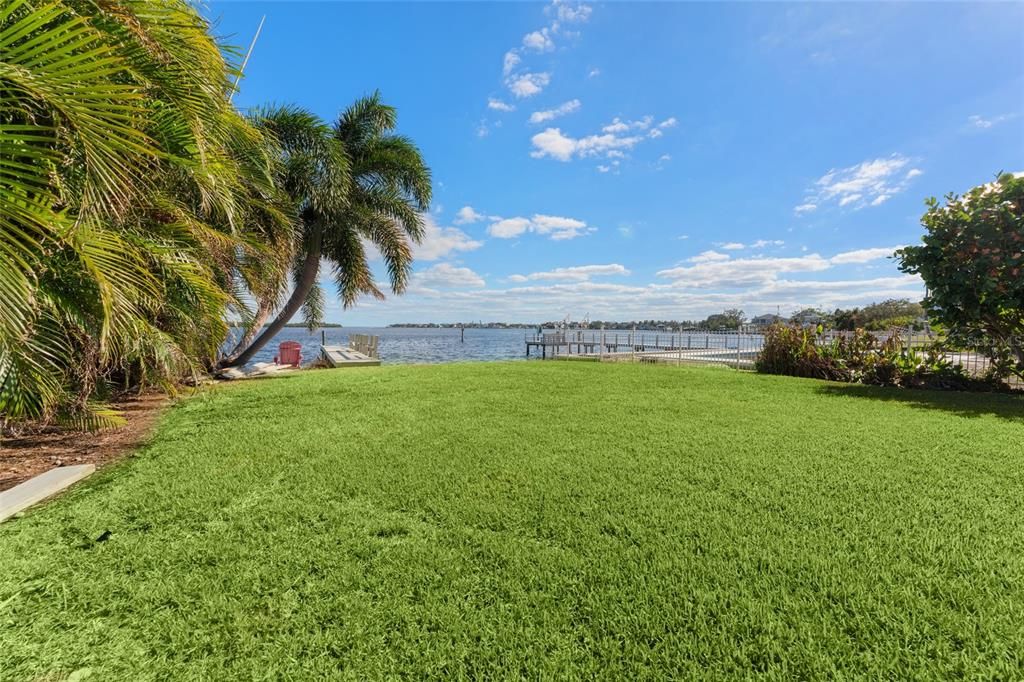 For Sale: $1,800,000 (3 beds, 2 baths, 1835 Square Feet)