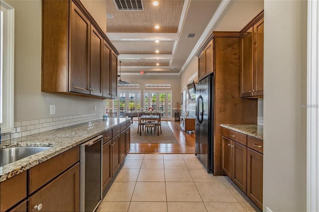 Kitchen in Lakehouse (use for parties)