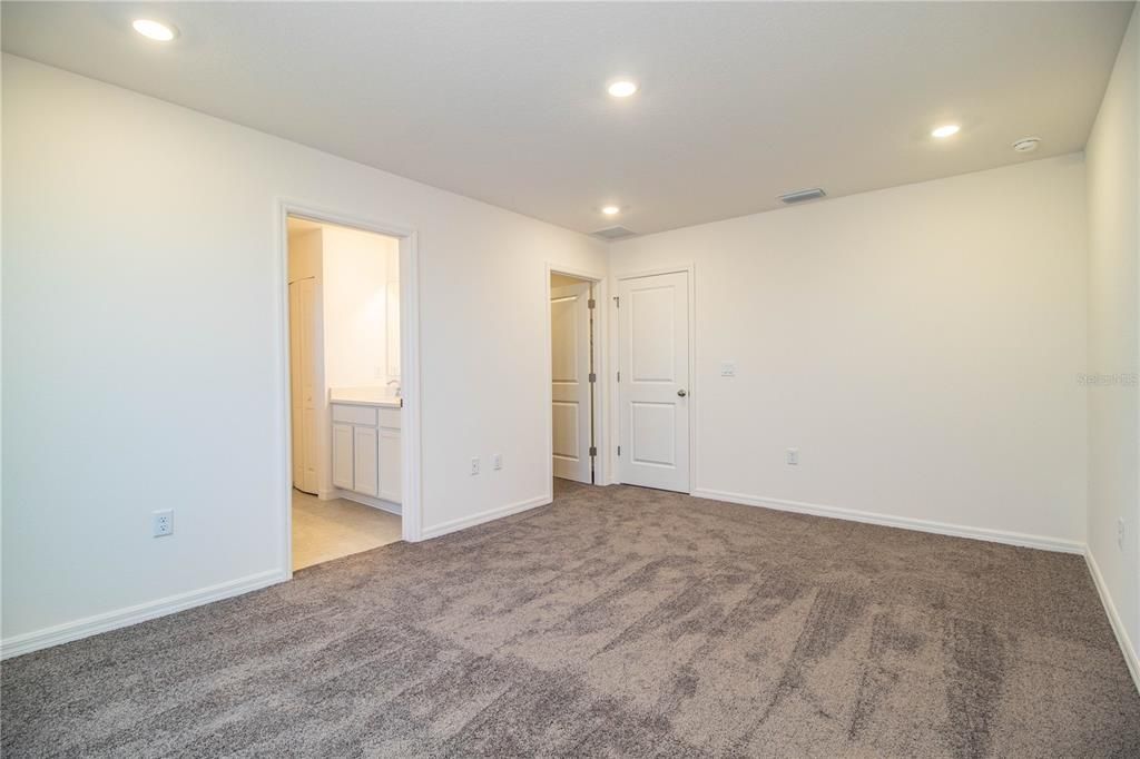 For Rent: $2,000 (3 beds, 2 baths, 1647 Square Feet)