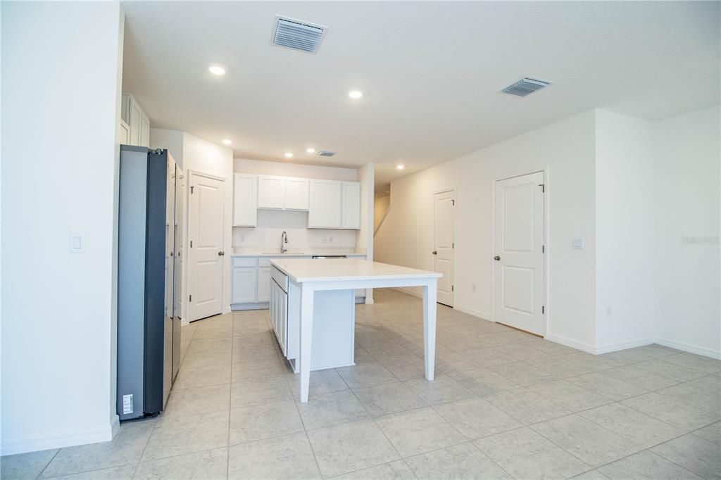 For Rent: $2,000 (3 beds, 2 baths, 1647 Square Feet)