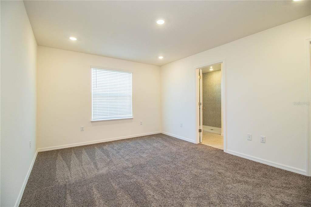 For Rent: $2,000 (3 beds, 2 baths, 1647 Square Feet)