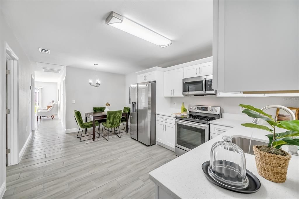 For Sale: $364,900 (3 beds, 2 baths, 1092 Square Feet)