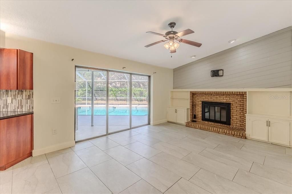 Sliding Glass Doors out to the Pool