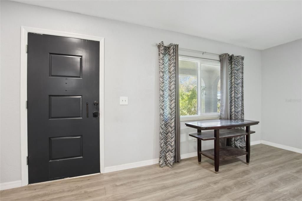 For Sale: $314,000 (2 beds, 2 baths, 1330 Square Feet)