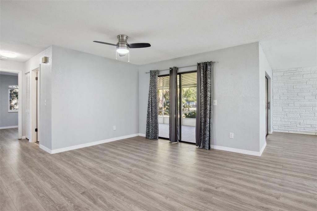 For Sale: $314,000 (2 beds, 2 baths, 1330 Square Feet)