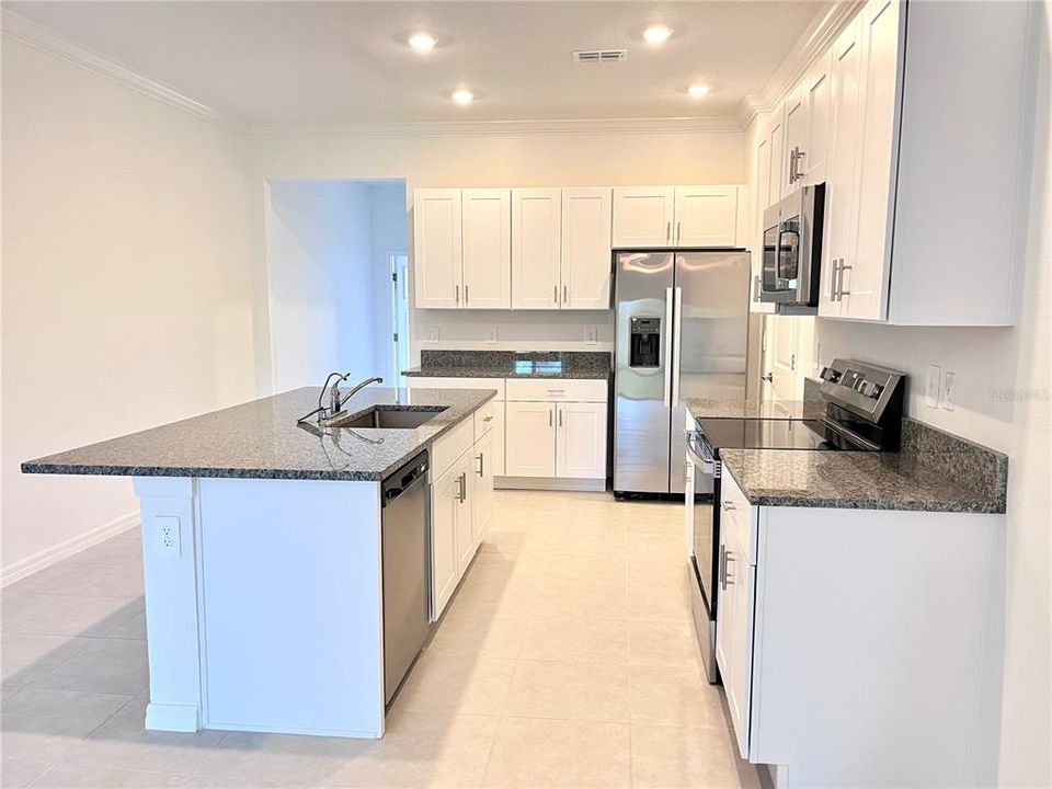 For Rent: $2,250 (3 beds, 2 baths, 1747 Square Feet)