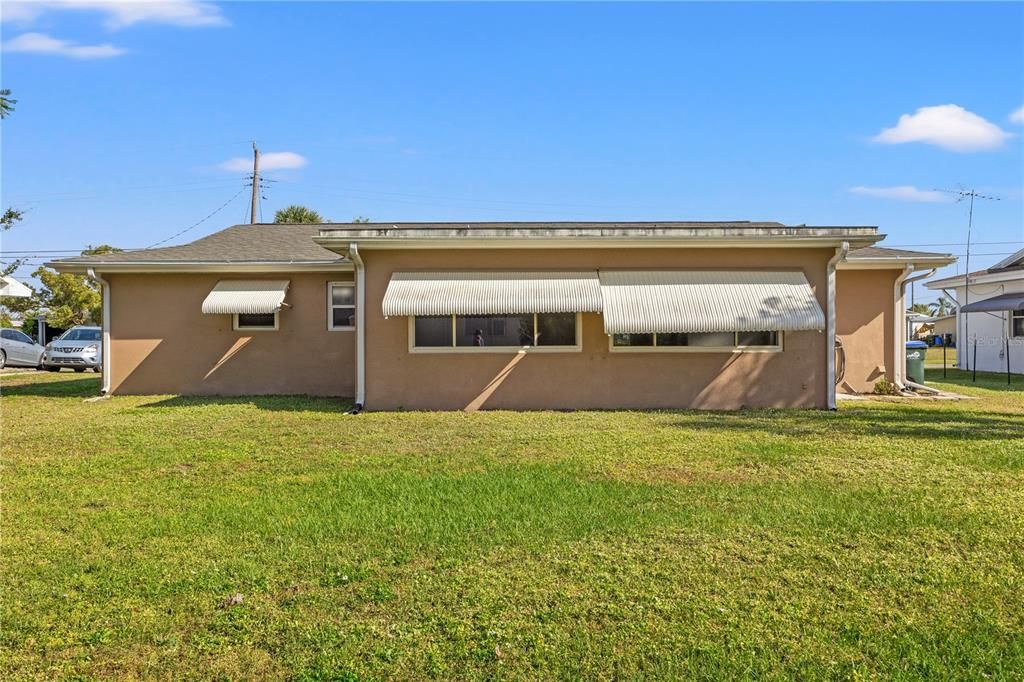 For Sale: $275,000 (3 beds, 2 baths, 1395 Square Feet)