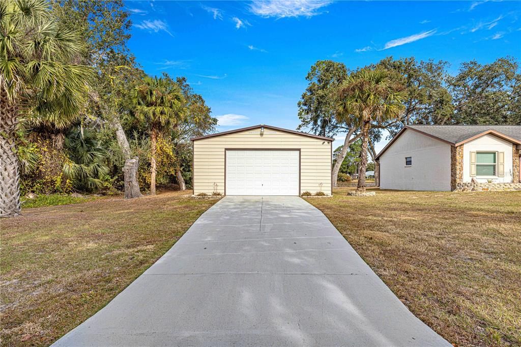 For Sale: $359,000 (3 beds, 2 baths, 1348 Square Feet)