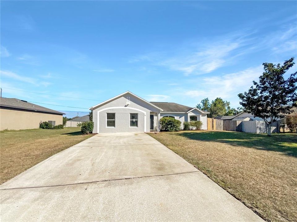 For Sale: $333,000 (3 beds, 2 baths, 1840 Square Feet)