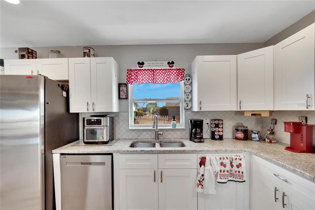 For Sale: $279,900 (3 beds, 2 baths, 1587 Square Feet)