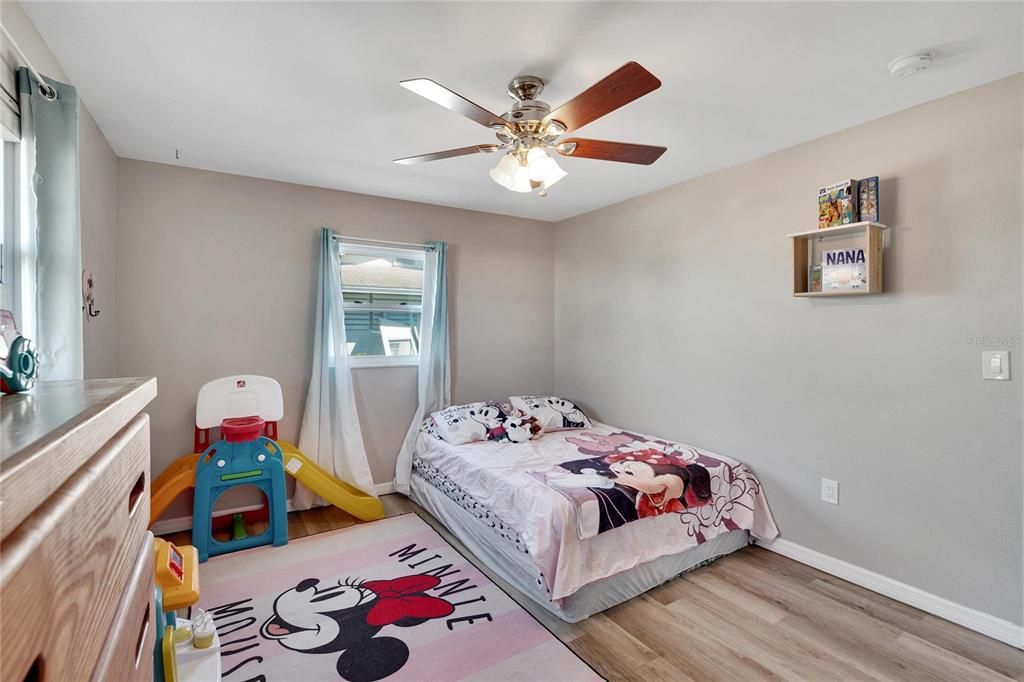 For Sale: $279,900 (3 beds, 2 baths, 1587 Square Feet)