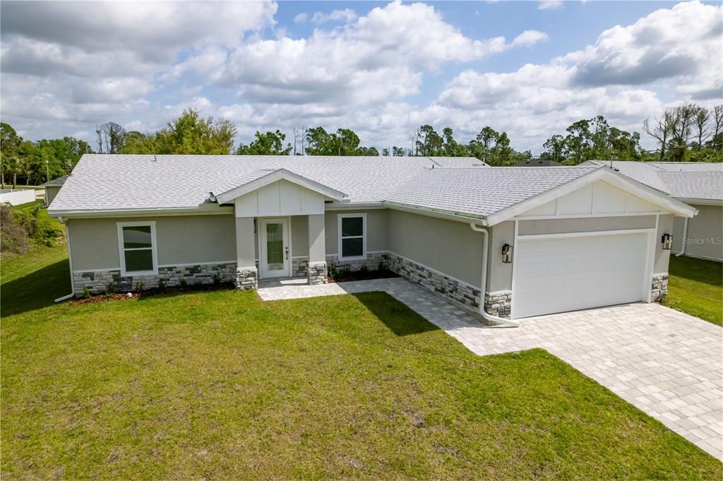 Active With Contract: $350,000 (3 beds, 2 baths, 1620 Square Feet)