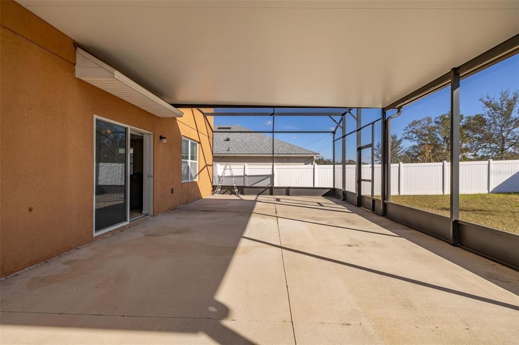 Screened Rear Patio