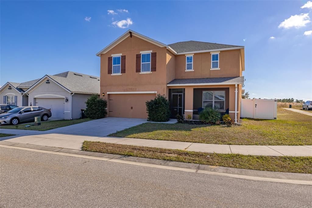 Active With Contract: $375,000 (4 beds, 2 baths, 2526 Square Feet)