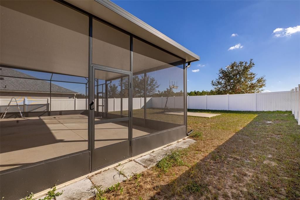 Screened Rear Patio