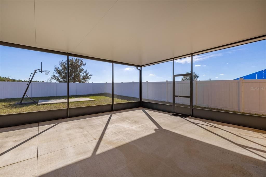 Screened Rear Patio